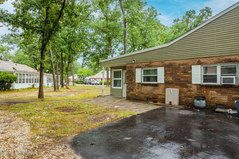 Welcome to Cedar Glen, an inviting and serene community in Toms - Beach Home for sale in Toms River, New Jersey on Beachhouse.com