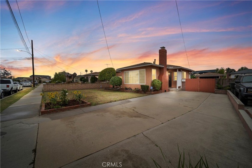 This lovely 3-bedroom, 2-bathroom home is nestled on a quiet - Beach Home for sale in Torrance, California on Beachhouse.com