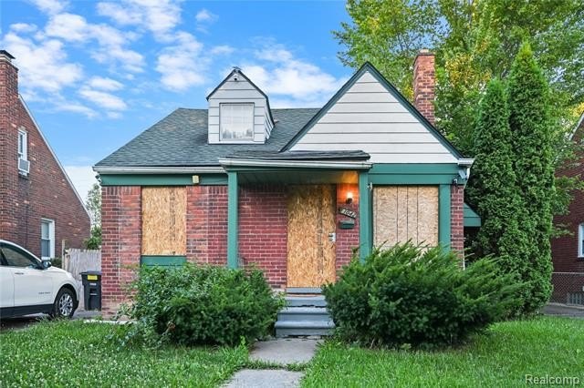 3 BED 1 BATH BRICK BUNGALOW 1 CAR DETACHED GARAGE, GREAT HOME - Beach Home for sale in Detroit, Michigan on Beachhouse.com