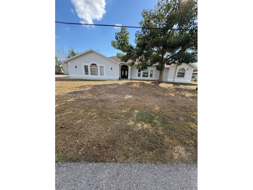 ***RARE DOUBLE WATERFRONT LOT WITH A THREE-BEDROOM, THREE-BATH - Beach Home for sale in North Port, Florida on Beachhouse.com