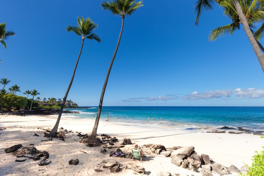 Oceanfront Studio - Top Floor Gem in - Beach Condo for sale in Kailua Kona, Hawaii on Beachhouse.com