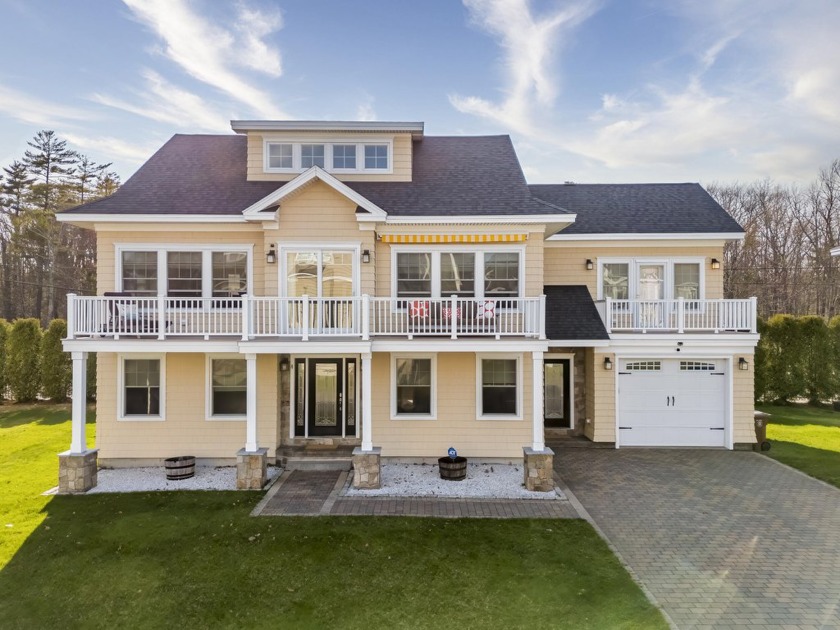 Welcome to stunning 4 Sailboat Lane! Drive through the gates to - Beach Home for sale in Saco, Maine on Beachhouse.com