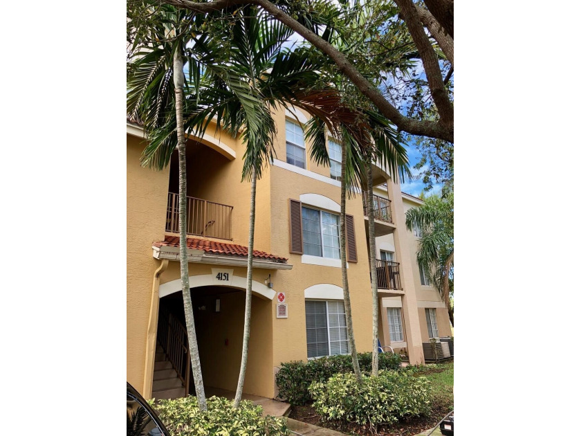 Tenant occupied, need 24 hours notice. Please schedule showing - Beach Townhome/Townhouse for sale in West Palm Beach, Florida on Beachhouse.com