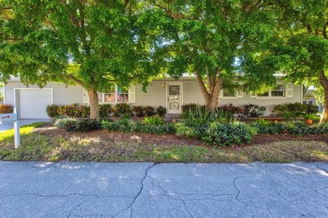 Home available to show and was unaffected by the recent - Beach Home for sale in Longboat Key, Florida on Beachhouse.com