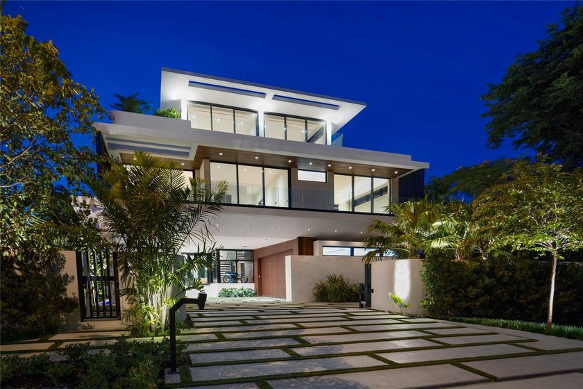 Welcome to Eleven Rio: a tropical modern 3-story poured in place - Beach Home for sale in Fort Lauderdale, Florida on Beachhouse.com