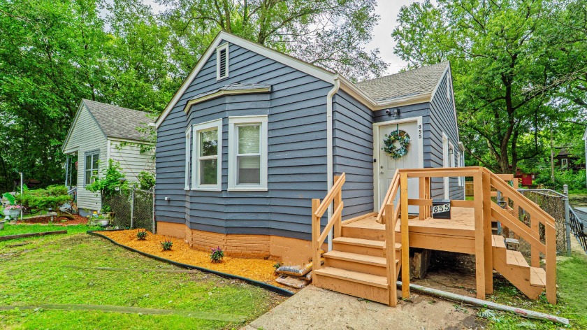 (Miller neighborhood) HALF A MILE to the Southshore station and - Beach Home for sale in Gary, Indiana on Beachhouse.com