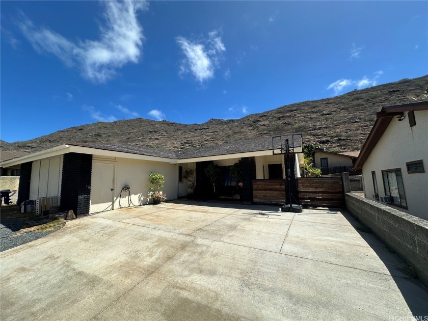 Looking for your piece of paradise in Kalama Valley, Hawaii Kai! - Beach Home for sale in Honolulu, Hawaii on Beachhouse.com