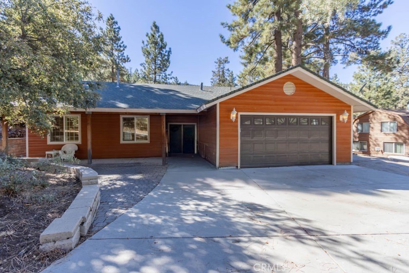 For sale: a beautiful single-level 3-bedroom, 2-bath home at - Beach Home for sale in Pine Mountain Club, California on Beachhouse.com