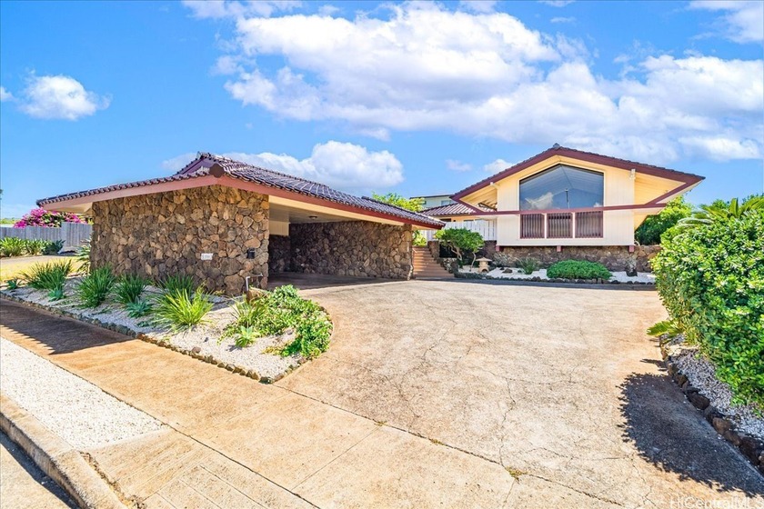 Newly renovated! Spacious, single-level, indoor-outdoor - Beach Home for sale in Honolulu, Hawaii on Beachhouse.com