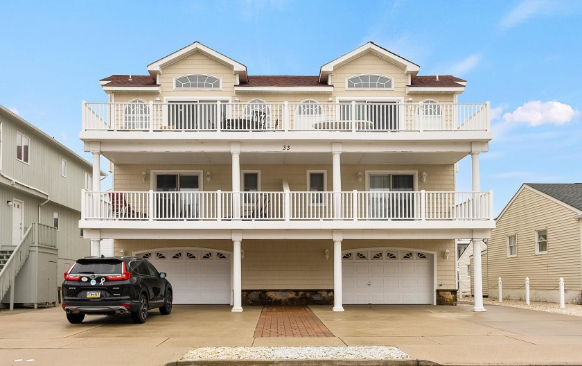 OVERSIZED!!! Located in the beach block section of sunny Sea - Beach Townhome/Townhouse for sale in Sea Isle City, New Jersey on Beachhouse.com