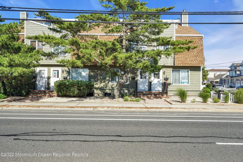 Situated on the OCEAN BLOCK in the SERENE SOUTH END of TOWN - Beach Townhome/Townhouse for sale in Seaside Park, New Jersey on Beachhouse.com
