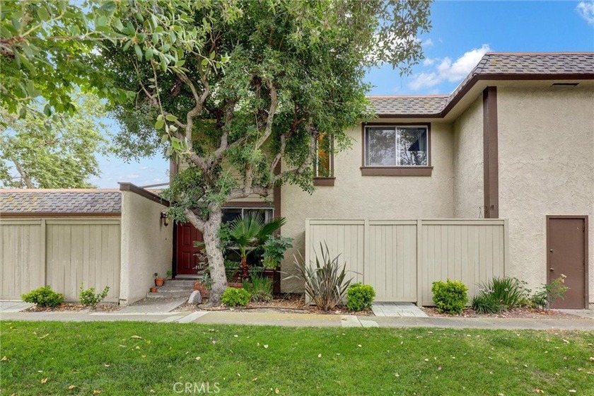 PRICE IMPROVEMENT!  Move-in Ready Two Story Townhouse Style with - Beach Condo for sale in Mission Viejo, California on Beachhouse.com