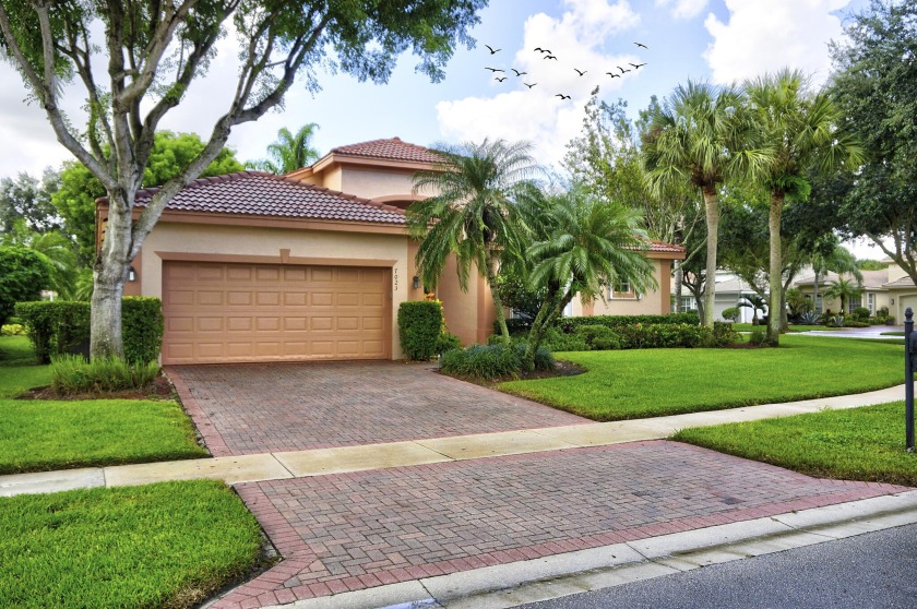 GORGEOUS DESIRABLE OVERSIZED PRIVATE CORNER LOT WITH LAKE VIEW - Beach Home for sale in Boynton Beach, Florida on Beachhouse.com