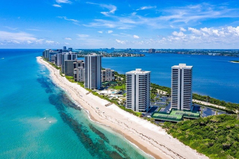 Beautiful 2 BR, 2 BA condo offers an idyllic blend of comfort & - Beach Condo for sale in Singer Island, Florida on Beachhouse.com