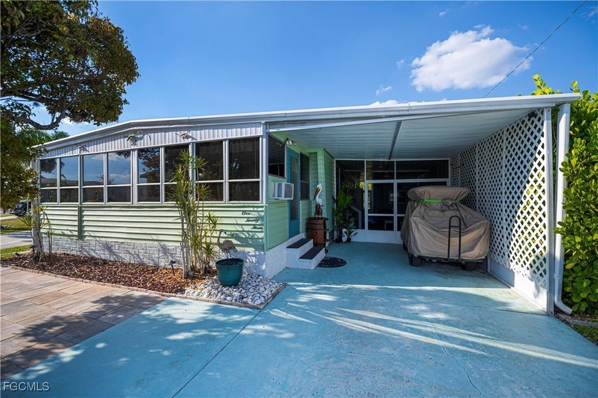 Well-maintained 2 bedroom, 2 bathroom home with approx. 1,190 sq - Beach Home for sale in North Fort Myers, Florida on Beachhouse.com