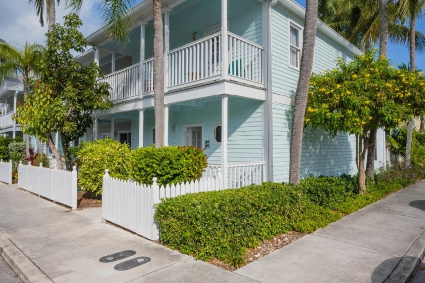 Great 2 bedroom, 1 bath end unit in Shipyard Condominiums. This - Beach Condo for sale in Key West, Florida on Beachhouse.com