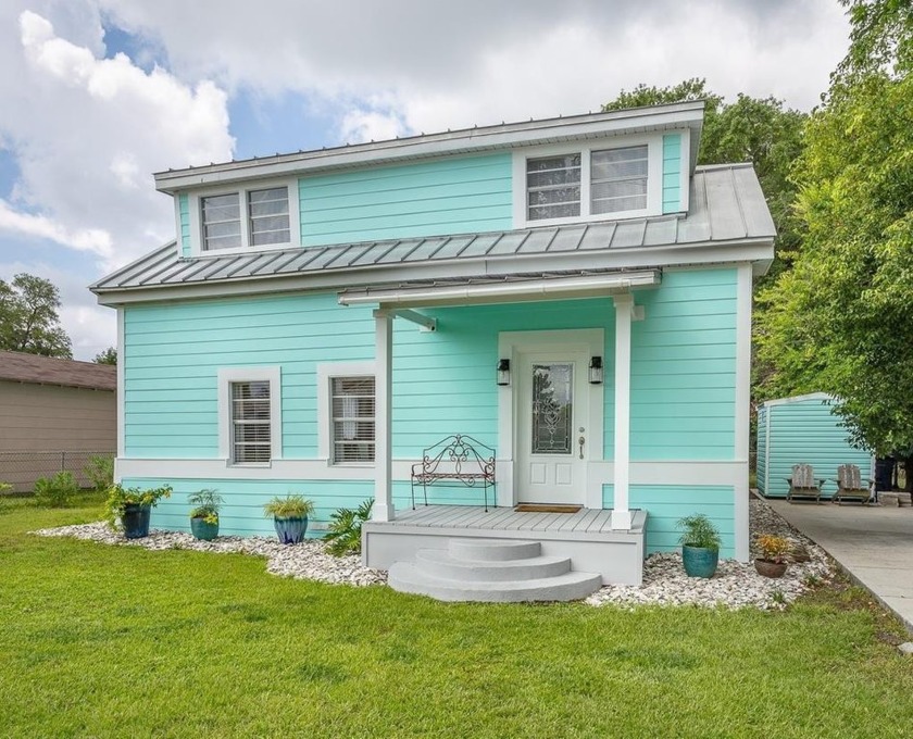 Welcome to this delightful Apalachicola North Historic side home - Beach Home for sale in Apalachicola, Florida on Beachhouse.com