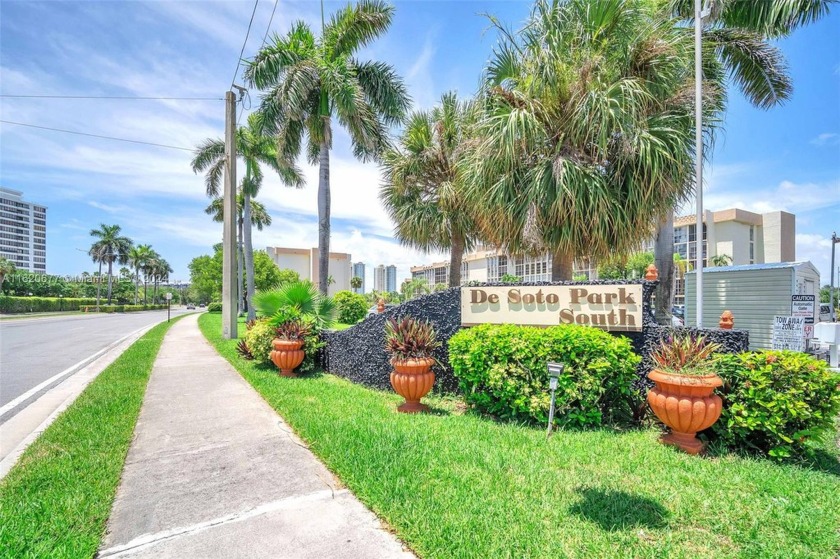 Beautiful Split Floor Plan 2BD 2BA with 2 balconies Corner unit - Beach Condo for sale in Hallandale Beach, Florida on Beachhouse.com