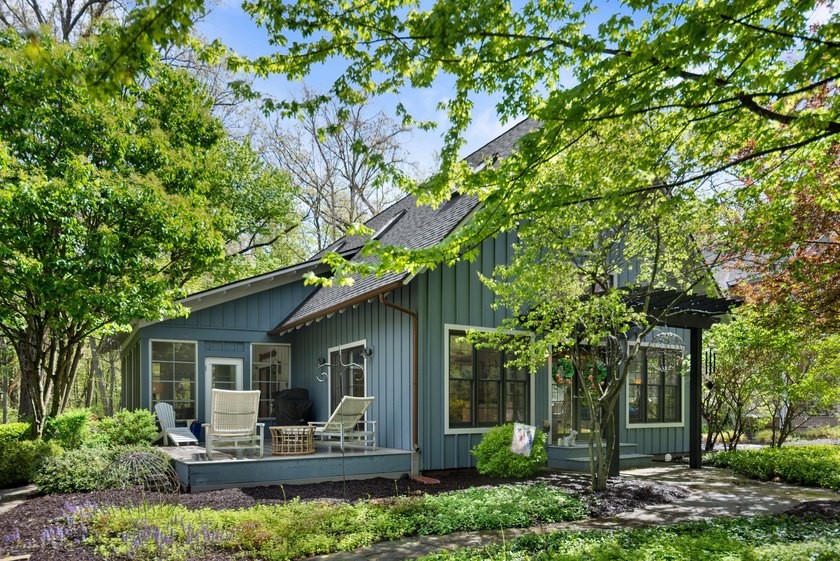 Discover a charming, fully furnished 3br/3ba home close to New - Beach Home for sale in New Buffalo, Michigan on Beachhouse.com