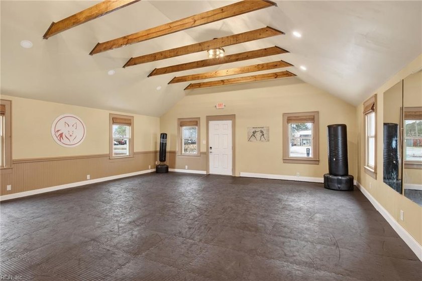 Turnkey commercial opportunity located in the South Norfolk - Beach Commercial for sale in Chesapeake, Virginia on Beachhouse.com