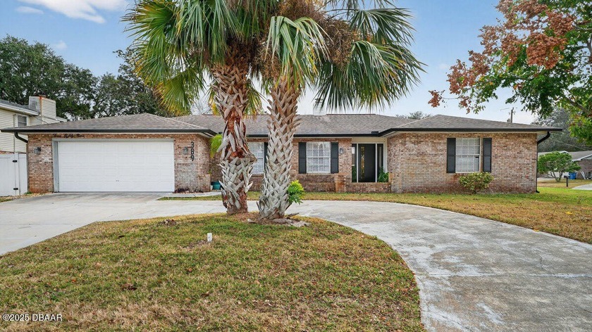 Beautifully updated 4-bedroom, 2.5-bath pool home in the - Beach Home for sale in Ormond Beach, Florida on Beachhouse.com