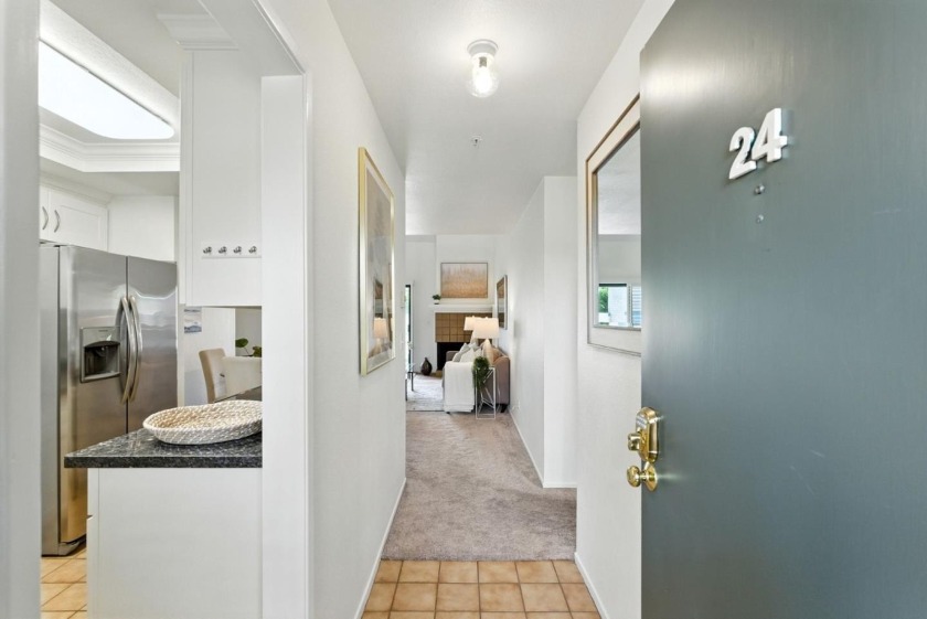 Charming, two story condo in Pelican Cove. Cozy family/dining - Beach Condo for sale in Redwood City, California on Beachhouse.com