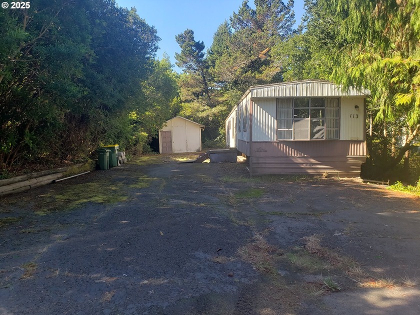 Amazing opportunity AND buyer incentive to refresh this homesite - Beach Lot for sale in Florence, Oregon on Beachhouse.com
