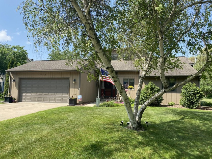 Welcome to this beautifully maintained ranch home in the - Beach Home for sale in Chesterton, Indiana on Beachhouse.com