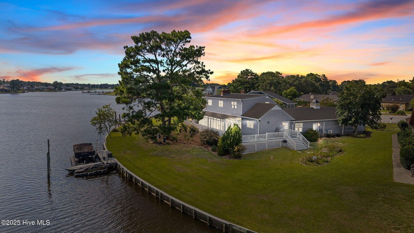 $5,000 closing credit! Discover your waterfront oasis within the - Beach Home for sale in New Bern, North Carolina on Beachhouse.com