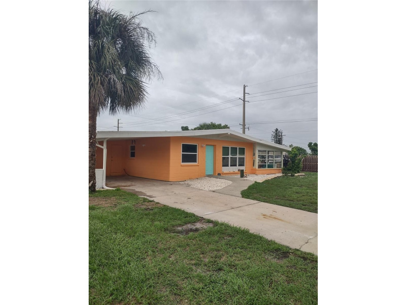 Here's what's new in 2024. Metal roof, hurricane windows - Beach Home for sale in Venice, Florida on Beachhouse.com