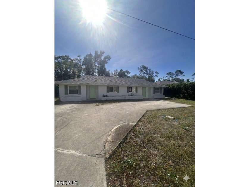 Prime San Carlos Park Duplex, NOT IN A FLOOD ZONE -This - Beach Home for sale in Fort Myers, Florida on Beachhouse.com
