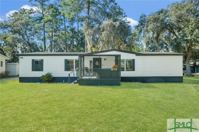 Don't miss out on this fantastic opportunity in Midway! This - Beach Home for sale in Midway, Georgia on Beachhouse.com