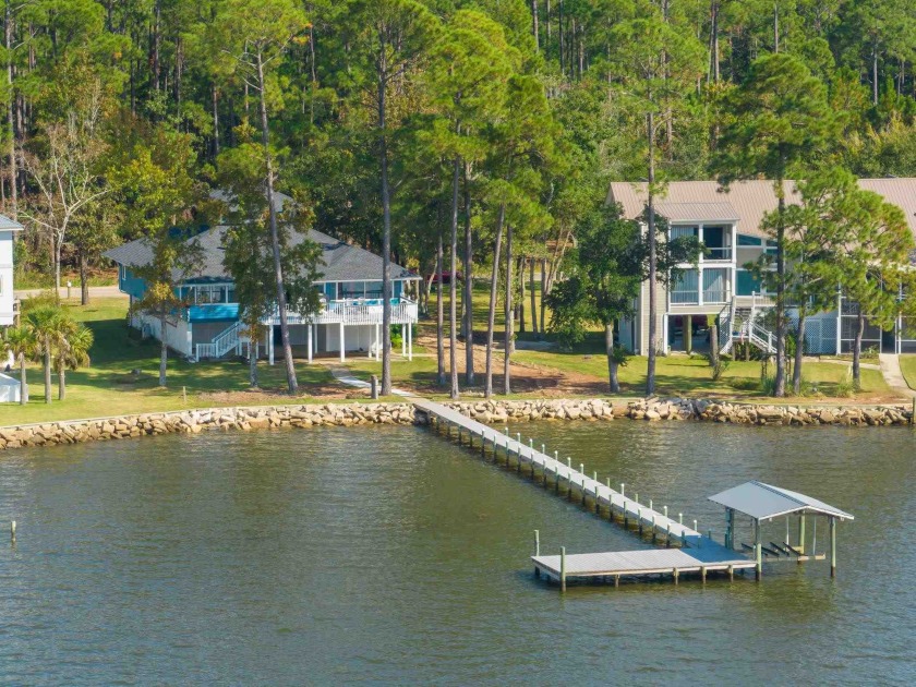 Stop the boat!! This luxurious 4bed/4bath home with a touch of - Beach Home for sale in Milton, Florida on Beachhouse.com