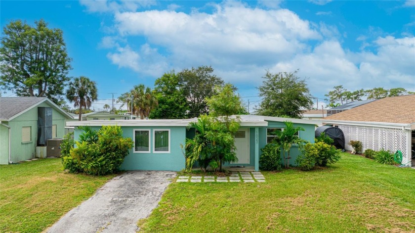 This beautifully updated mid-century coastal home ideally - Beach Home for sale in Venice, Florida on Beachhouse.com