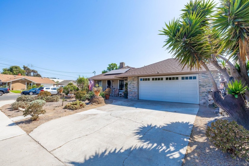 Large corner lot with lots of potential. Fully fenced side and - Beach Home for sale in Oceanside, California on Beachhouse.com