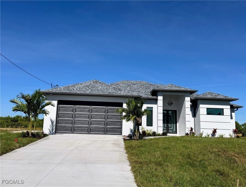CORNER LOT - Stunning New Construction in NE Cape Coral | - Beach Home for sale in Cape Coral, Florida on Beachhouse.com