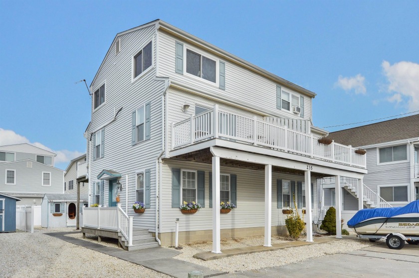 One-of-a-kind Sea Isle townhome offers appealing spacious layout - Beach Townhome/Townhouse for sale in Sea Isle City, New Jersey on Beachhouse.com