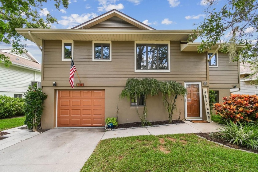 One or more photo(s) has been virtually staged. Owner Financing - Beach Home for sale in Tarpon Springs, Florida on Beachhouse.com