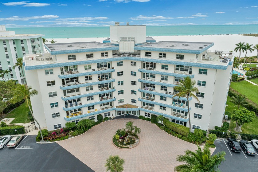 ''Which Way to The Beach''? Simply follow the lush landscaped - Beach Condo for sale in Marco Island, Florida on Beachhouse.com
