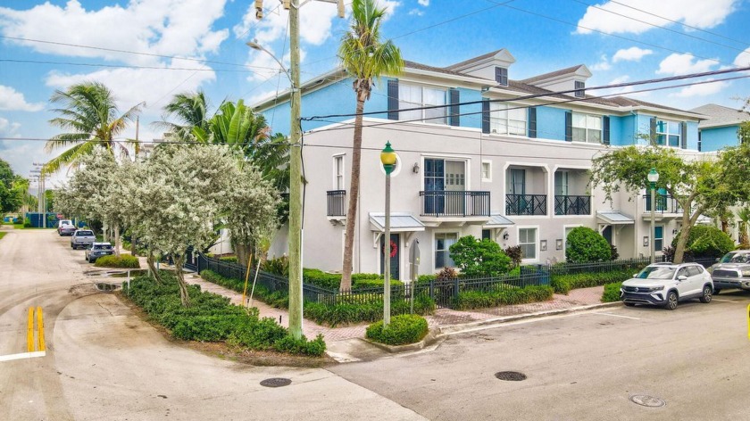 Welcome to this delightful 3-story corner townhouse, ideally - Beach Townhome/Townhouse for sale in Delray Beach, Florida on Beachhouse.com