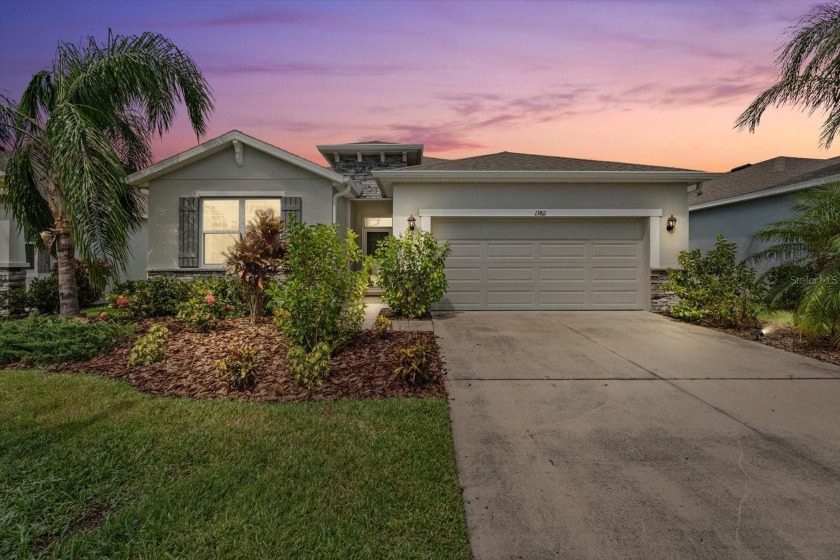 Under contract-accepting backup offers. Are you searching for a - Beach Home for sale in Lakewood Ranch, Florida on Beachhouse.com