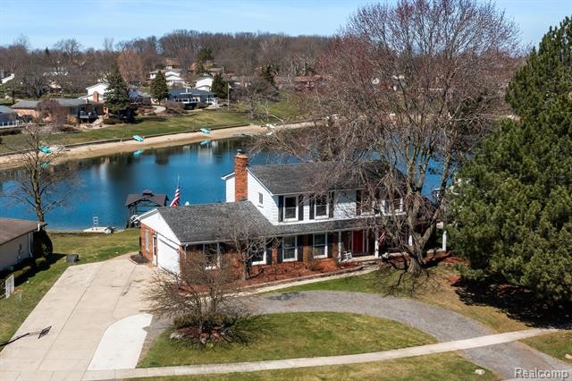 A rare find! Welcome to this large, 5 bedroom, 3.5 bath home on - Beach Home for sale in Shelby, Michigan on Beachhouse.com