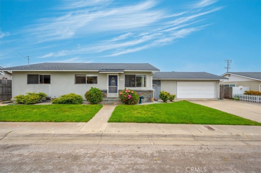 Discover Coastal Bliss in Morro Bay, California! Nestled just - Beach Home for sale in Morro Bay, California on Beachhouse.com