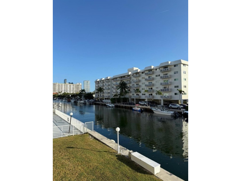 Great opportunity to own this beautiful renovated,2/2 apartment - Beach Condo for sale in North Miami Beach, Florida on Beachhouse.com