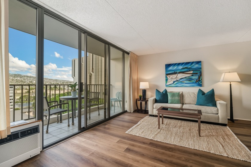 Waikiki mountain view, close to beach & restaurants! Parking - Beach Vacation Rentals in Honolulu, Hawaii on Beachhouse.com