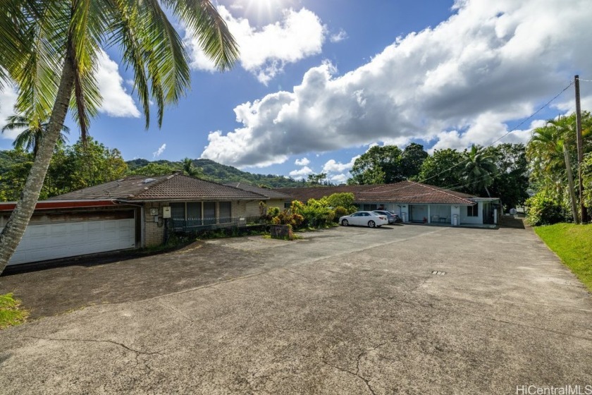 A great opportunity to buy an 81,500 square feet (1.871 acre) - Beach Home for sale in Kaneohe, Hawaii on Beachhouse.com