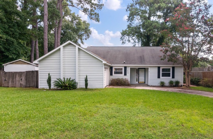 Back on the Market and ready to sell! New Carpet in bedrooms - Beach Home for sale in Mount Pleasant, South Carolina on Beachhouse.com