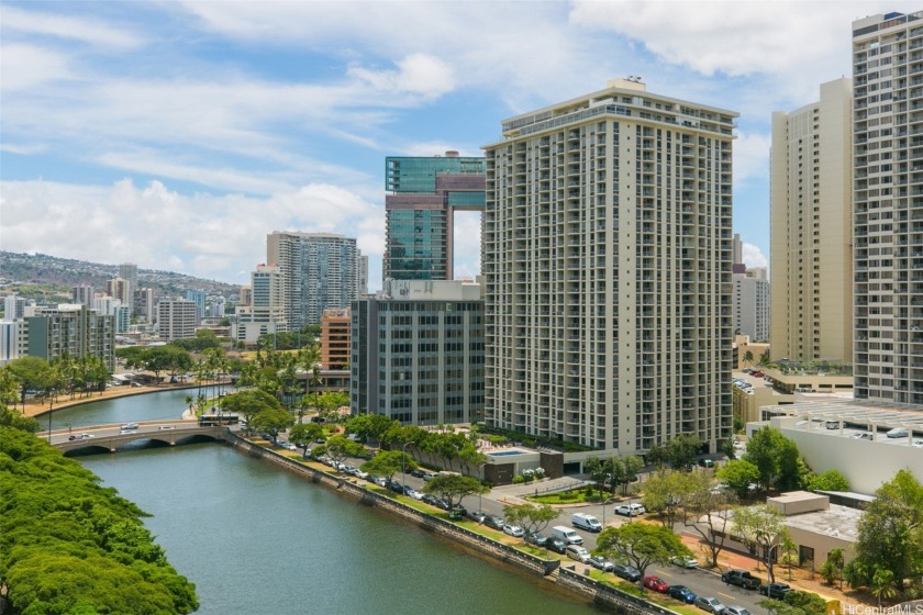 Take an advance for a 2.25% VA assumable loan, and open for - Beach Condo for sale in Honolulu, Hawaii on Beachhouse.com
