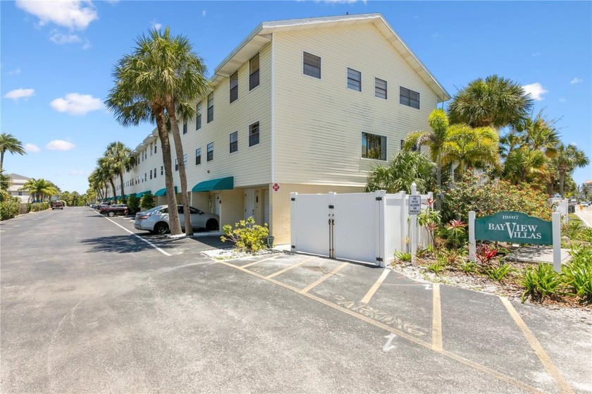 Discover your perfect slice of paradise with this stunning - Beach Townhome/Townhouse for sale in Indian Shores, Florida on Beachhouse.com