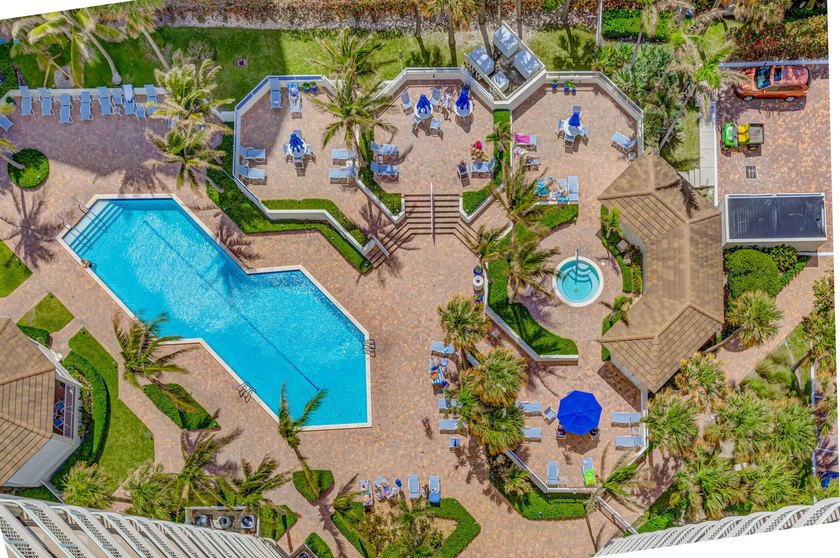 Welcome to your Singer Island oasis! 1 Bd 1.5 Ba offering the - Beach Condo for sale in Singer Island, Florida on Beachhouse.com